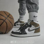 کفش اسپرت نایک ایر جردن 1 رترو های دارک موکا - Nike Air Jordan 1 Retro Hight Dark Mocha