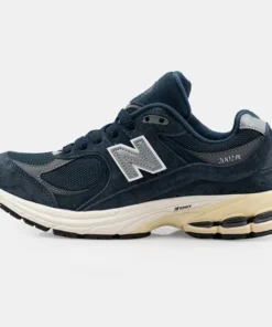 NewBalance 2002R