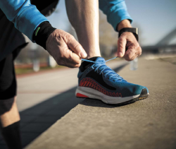 کفش رانینگ چیست؟ راهنمای کامل خرید کفش دویدن