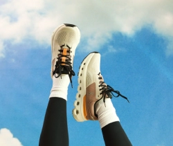 بررسی کامل برند آن رانینگ (On Running)